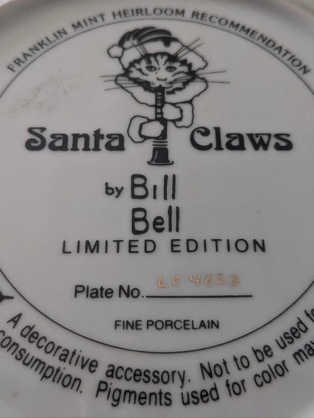 Bill Bell Christmas Cat Plate